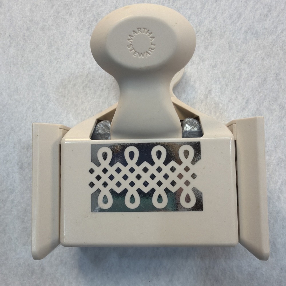 MARTHA STEWART LARGE DEEP EDGE PUNCH‎ TRELLIS LOOP TRIM
